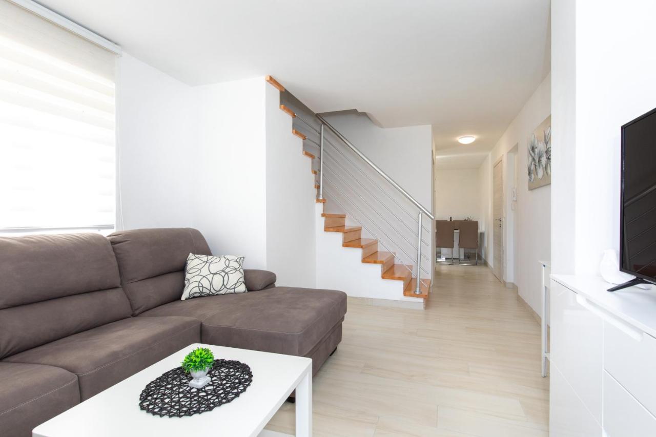 Apartments Augustinovic 巴斯卡 外观 照片